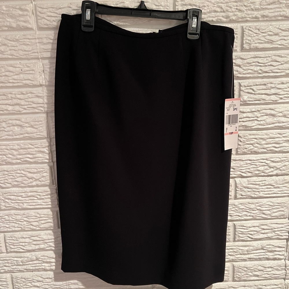 Black skirt